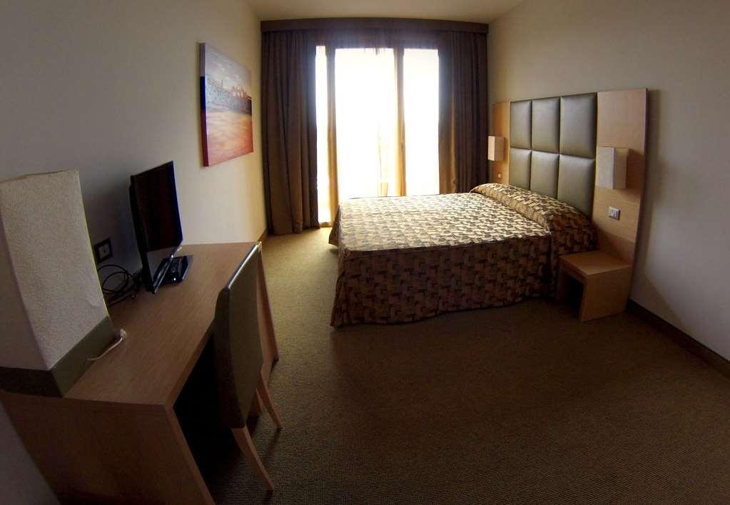 Castelmartini Wellness & Business Hotel Larciano Habitación foto